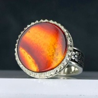 انگشتر عقیق دورنگ مردانه با قابلیت حکاکی مدنظر 