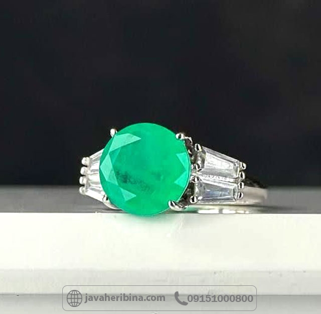 انگشتر نقره تریپلت سبز زمردی بسیار خاص _کد:35131
