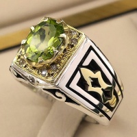 انگشتر زبرجد با مخراج 10 قطعه الماس 