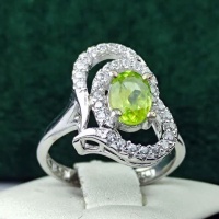 انگشتر زبرجد نقره زنانه خوش رنگ 