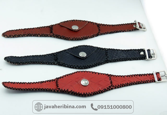 دعا و حرز کبیر امام جواد روی پوست آهو به همراه دستبند چرمی _کد:35269