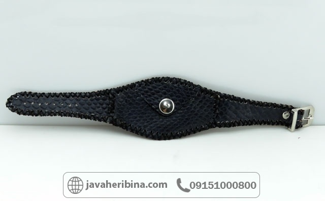 دعا و حرز کبیر امام جواد روی پوست آهو به همراه دستبند چرمی _کد:35269