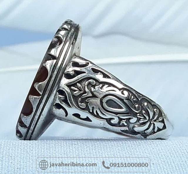 انگشتر عقیق قرمز نقره مردانه با حکاکی امیری حسین و نعم الامیر _کد:35483