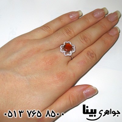 انگشتر عقیق یمنی درشت طرح شکوفه زنانه