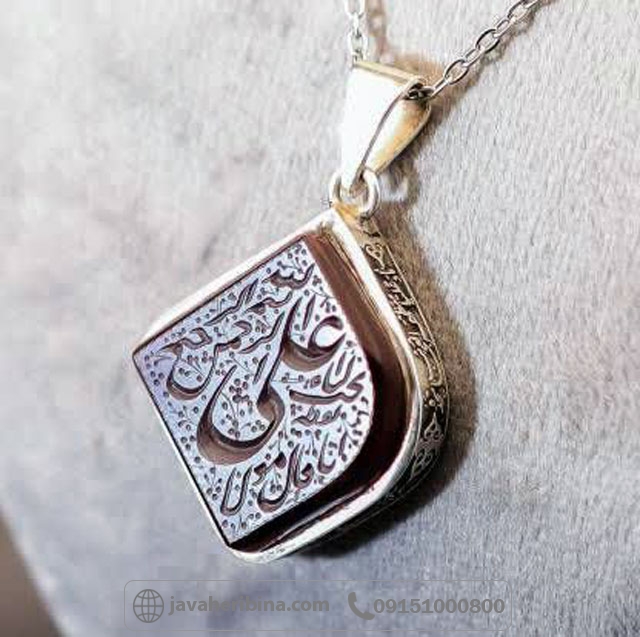 گردنبند عقیق قرمز پشت بسته همراه با حرز طرح نقطه _کد:35667