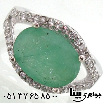 انگشتر زمرد درشت بیضی زنانه