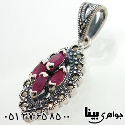 گردنبند یاقوت سرخ و حدید طرح چشم زنانه