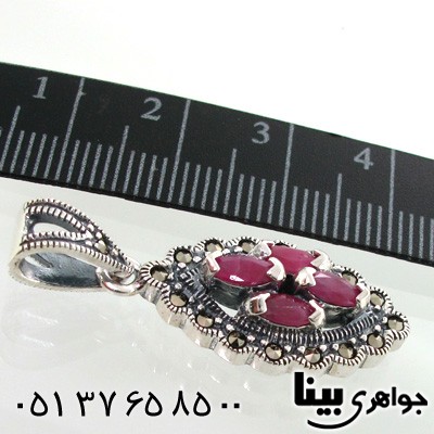 گردنبند یاقوت سرخ و حدید طرح چشم زنانه