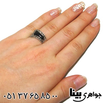 انگشتر حدید و طرح عقیق مدل ذوزنقه زنانه
