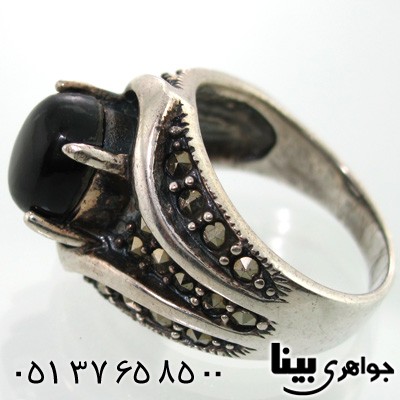 انگشتر حدید و طرح عقیق سیاه برجسته زنانه