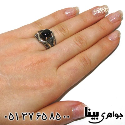 انگشتر حدید و طرح عقیق سیاه برجسته زنانه