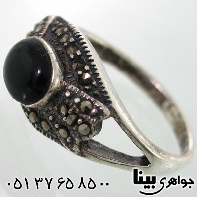 انگشتر حدید مدل پاپیون و طرح عقیق سیاه زنانه