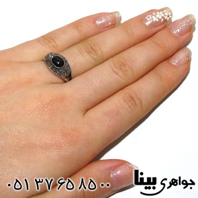 انگشتر حدید مدل پاپیون و طرح عقیق سیاه زنانه