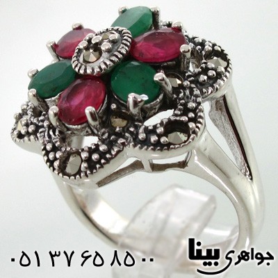 انگشتر چند جواهر زنانه زمرد و یاقوت سرخ طرح شکوفه بهار