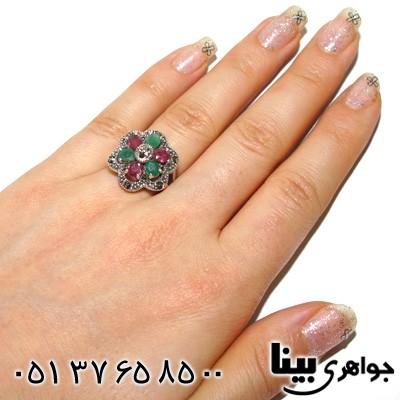 انگشتر چند جواهر زنانه زمرد و یاقوت سرخ طرح شکوفه بهار