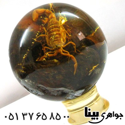 نگین انگشتر کهربا صنعتی با عقرب طبیعی در گوی