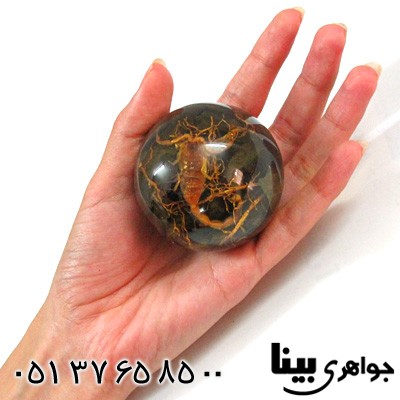 نگین انگشتر کهربا صنعتی گوی دکوری با عقرب طبیعی