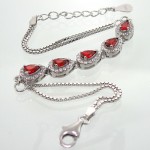 قرمز زنانه اشکی