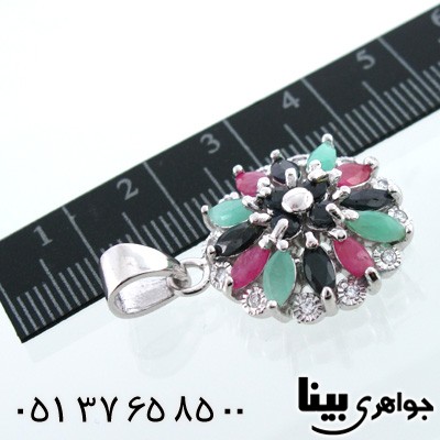 گردنبند چند جواهر زمرد و یاقوت زنانه طرح گل میخک درشت