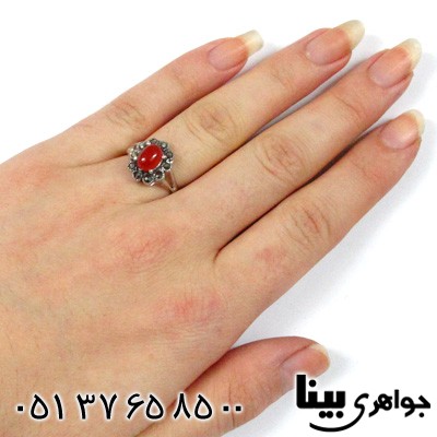انگشتر عقیق قرمز زنانه بیضی طرح خاتون زیبا