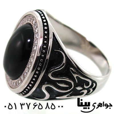 انگشتر عقیق سیاه (اونیکس) مردانه دور نگین طرح دار درشت
