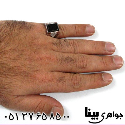 انگشتر عقیق سیاه (اونیکس) مستطیلی درشت طرح ورساچی