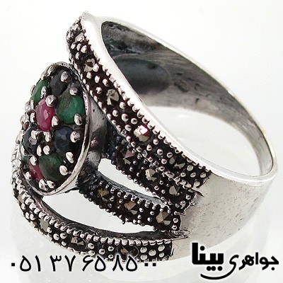 انگشتر چند جواهر یاقوت و زمرد طرح سرو درشت