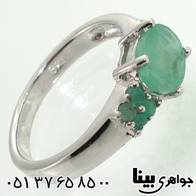 انگشتر زمرد بیضی زنانه مدرن