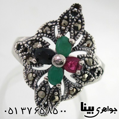 انگشتر چند جواهر زنانه یاقوت و زمرد طرح لوزی