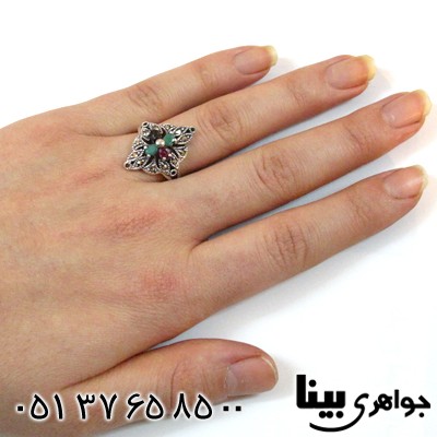 انگشتر چند جواهر زنانه یاقوت و زمرد طرح لوزی