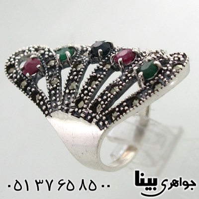 انگشتر چند جواهر زنانه یاقوت و زمرد طرح طاووس درشت