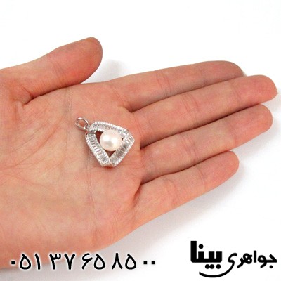 گردنبند مروارید زنانه طرح مدرن مثلثی