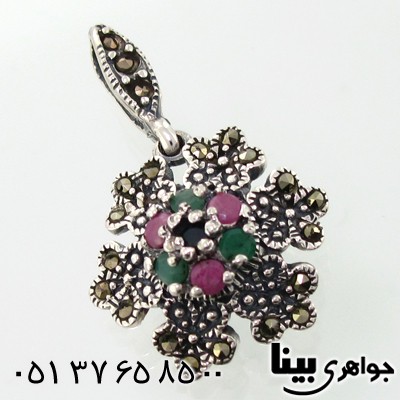 گردنبند چند جواهر زنانه یاقوت و زمرد مارکازیت طرح شکوفه