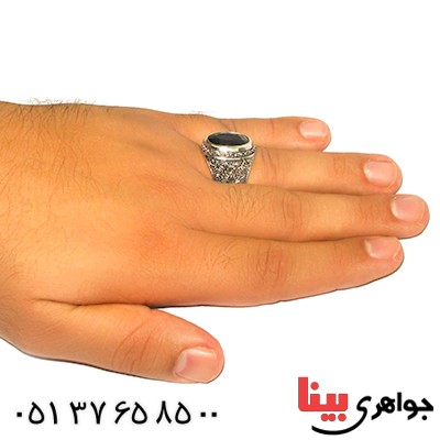 انگشتر یاقوت کبود مرغوب مردانه درشت مدل قلم زنی فاخر _کد:9210