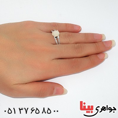 انگشتر عقیق سفید زنانه رادیوم لوکس مدل هلناز _کد:9921