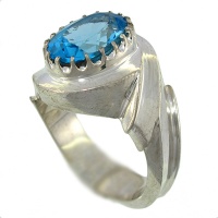 انگشتر توپاز شفاف درجه یک مردانه درشت فاخر و نفیس 