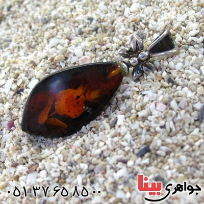 گردنبند کهربا درجه یک با گل رز سه بعدی _کد:11011