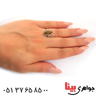 انگشتر کهربا درجه یک زنانه مدل گلبرگ _کد:11319