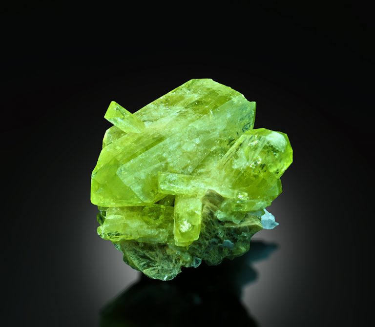 سنگ برزیل (Brazilianite)