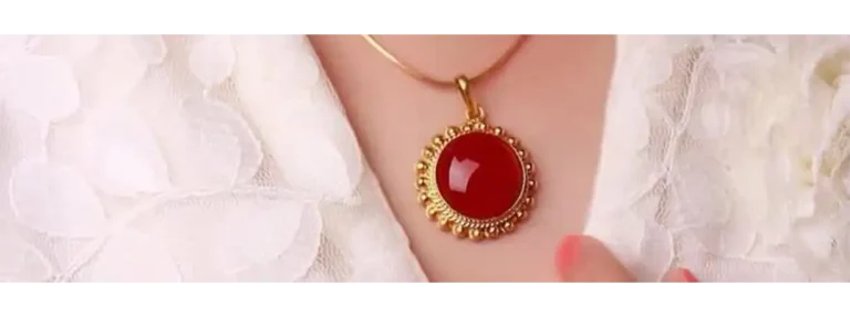 خواص گردنبند یاقوت سرخ بر انرژی، عشق و موفقیت